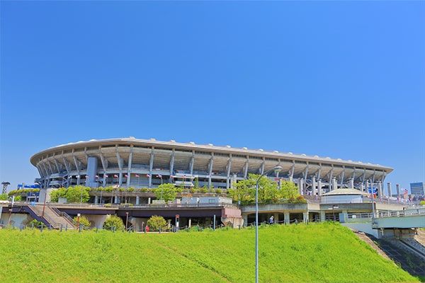 日産スタジアム（約700m/徒歩9分）