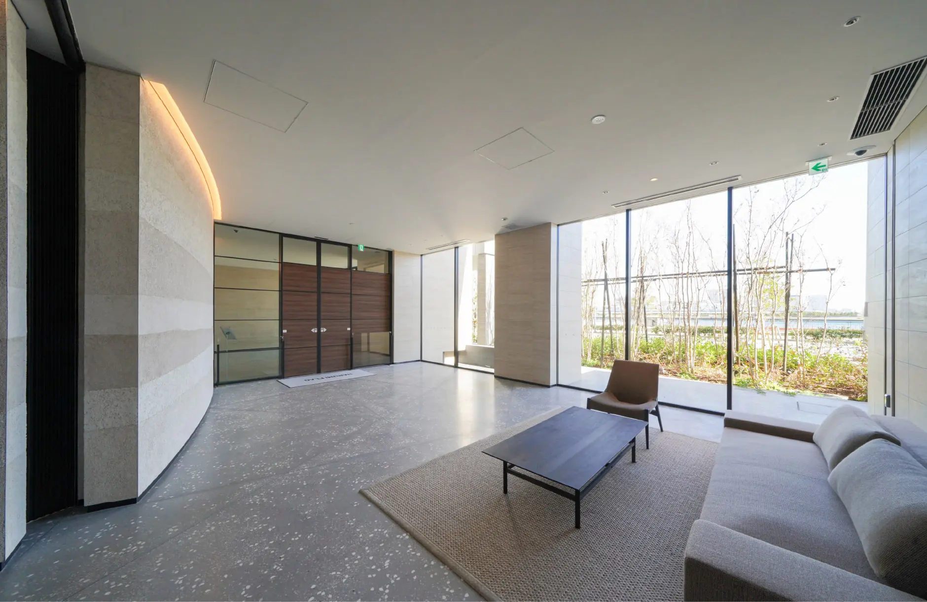 PARK VILLAGE F棟 エントランスホール