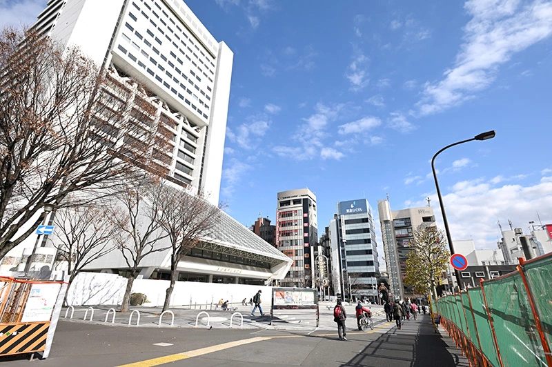 旧中野サンプラザと駅前の風景