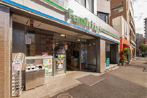 ファミリーマート南麻布四丁目店（物件より200m圏内）