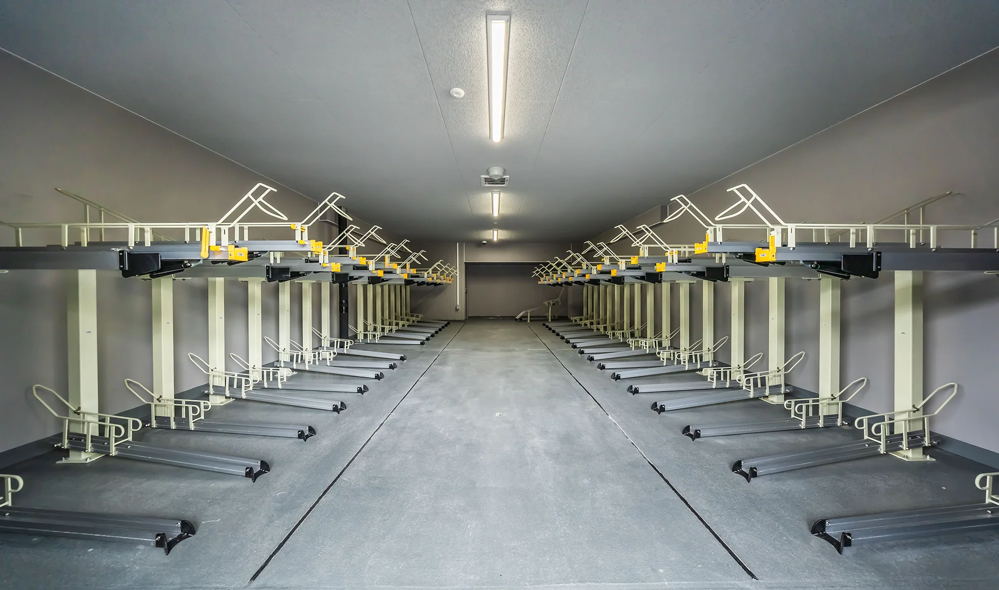 ノース棟：自転車置き場