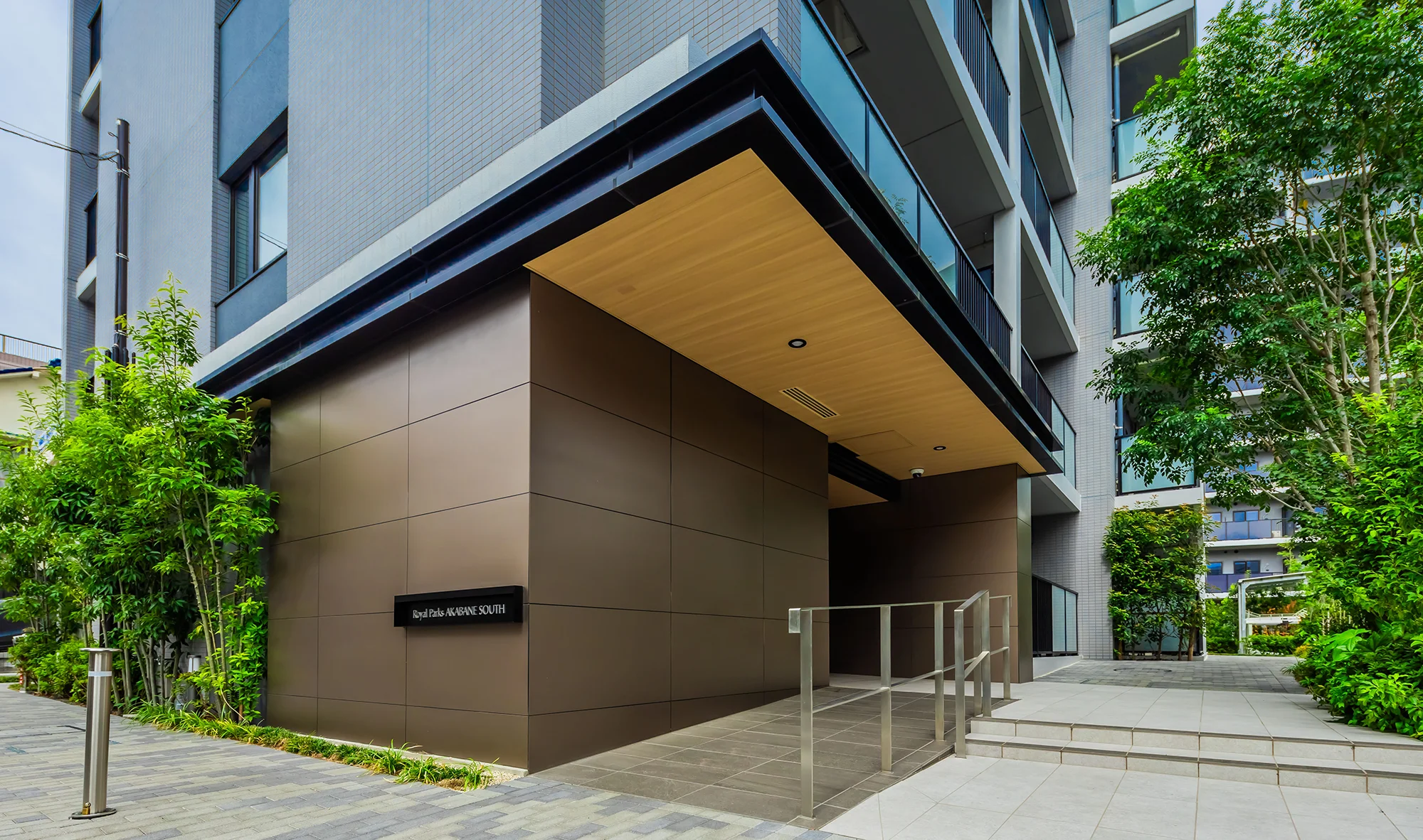 サウス棟：エントランス