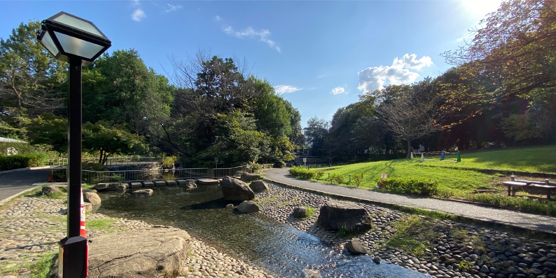 蚕糸の森公園/徒歩1分(約50m)