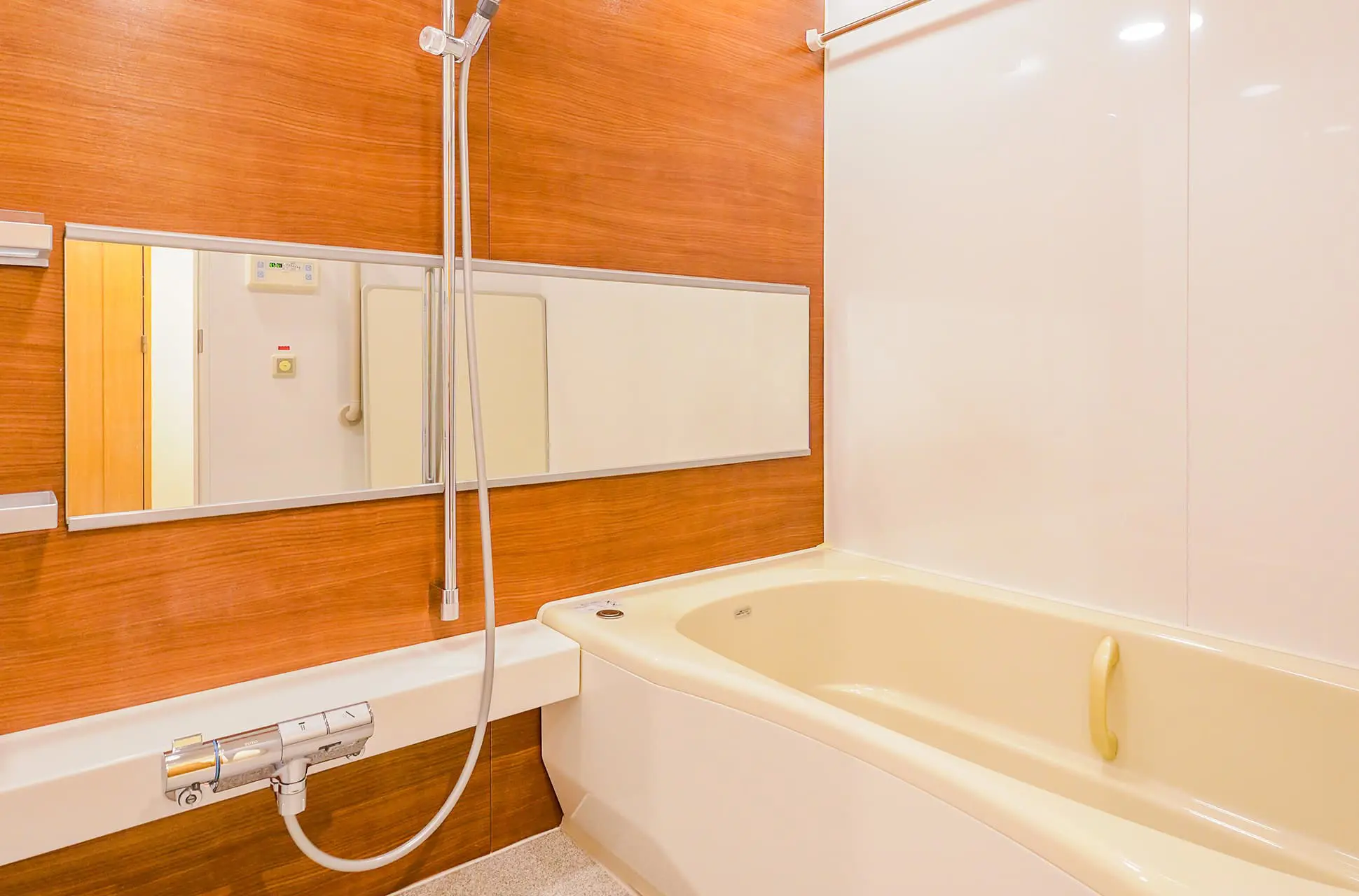 1119号室 bathroom