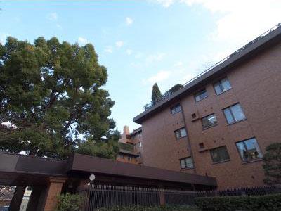 6階なのに大きな庭付き まるで一戸建のような庭付きレジデンス 麻布テラスアパートメント 東京都心の高級賃貸マンションをお探しなら 三井の賃貸 レジデントファースト